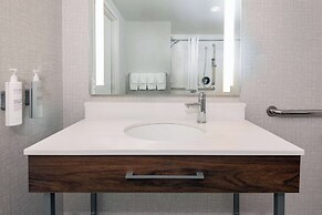 Hampton Inn & Suites Cleveland-Beachwood