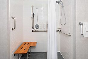 Hampton Inn & Suites Cleveland-Beachwood