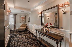 Le St-Martin Hotel & Suites Laval