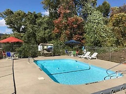 Days Inn by Wyndham Waynesville NC