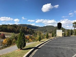 Days Inn by Wyndham Waynesville NC