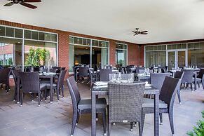 Wyndham Newport Hotel