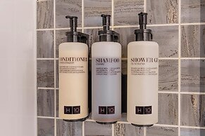 H10 Universitat Hotel