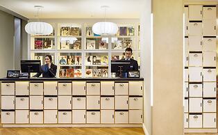 H10 Universitat Hotel