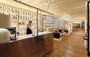 H10 Universitat Hotel