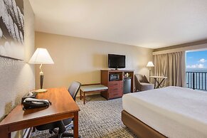 Best Western Harbour Pointe Lakefront