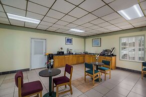 Rodeway Inn Conference Center