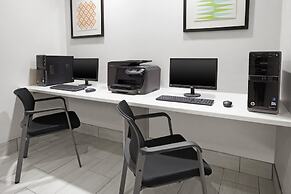 Holiday Inn Express Hotel & Suites Warrenton by IHG