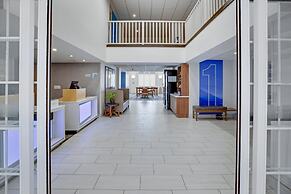 Holiday Inn Express Hotel & Suites Warrenton by IHG