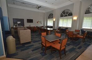 Holiday Inn Express Hotel & Suites Warrenton by IHG