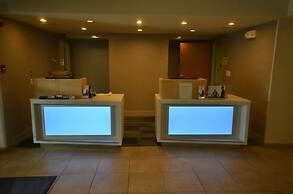 Holiday Inn Express Hotel & Suites Warrenton by IHG