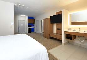 Holiday Inn Express & Suites Austin Round Rock by IHG