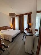 Admiral Hotel