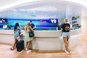 Gilligan's Backpackers Hotel & Resort