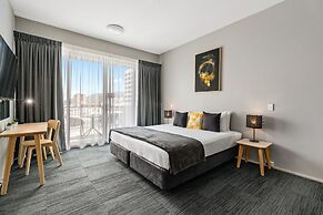 Gilligan's Backpackers Hotel & Resort