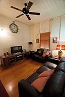 City Oasis Inn Townsville, SureStay Collection by BW