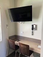 City Oasis Inn Townsville, SureStay Collection by BW