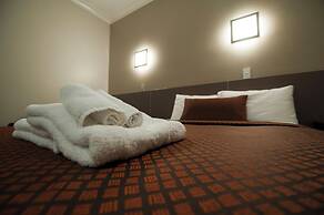 City Oasis Inn Townsville, SureStay Collection by BW