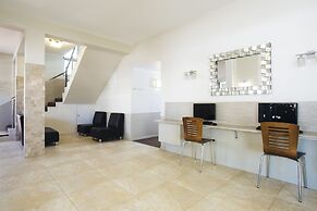 City Oasis Inn Townsville, SureStay Collection by BW