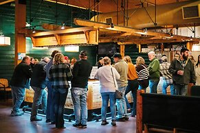 bantr Grand Hotel Wausau - Rothschild