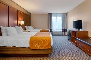 Comfort Suites South Haven near I-96