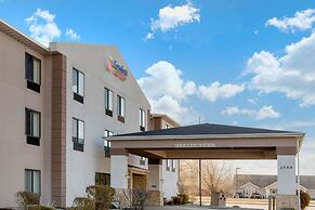 Comfort Suites South Haven near I-96