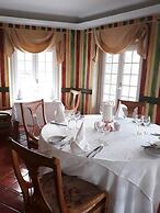 Lawrence's Hotel