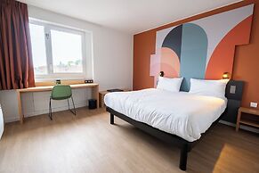 B&B HOTEL Mons Gare