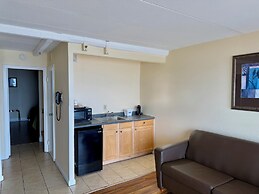 Travelodge by Wyndham Suites Virginia Beach Oceanfront