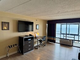 Travelodge by Wyndham Suites Virginia Beach Oceanfront