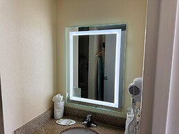 Travelodge by Wyndham Suites Virginia Beach Oceanfront