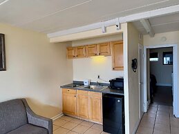 Travelodge by Wyndham Suites Virginia Beach Oceanfront