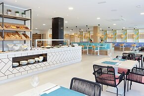 Universal Aparthotel Elisa