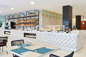 Universal Aparthotel Elisa