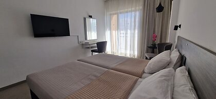 Navarria Hotel