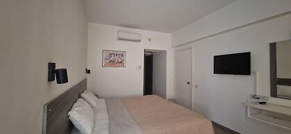 Navarria Hotel