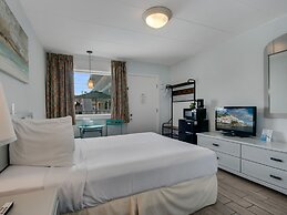 Daytona Inn And Suites