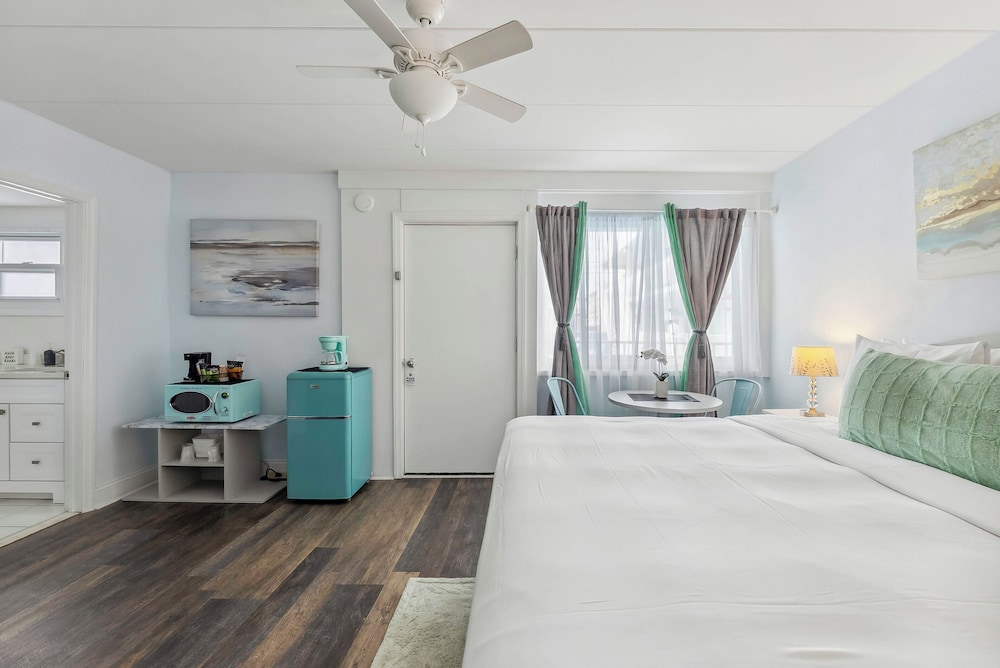 Daytona Inn And Suites