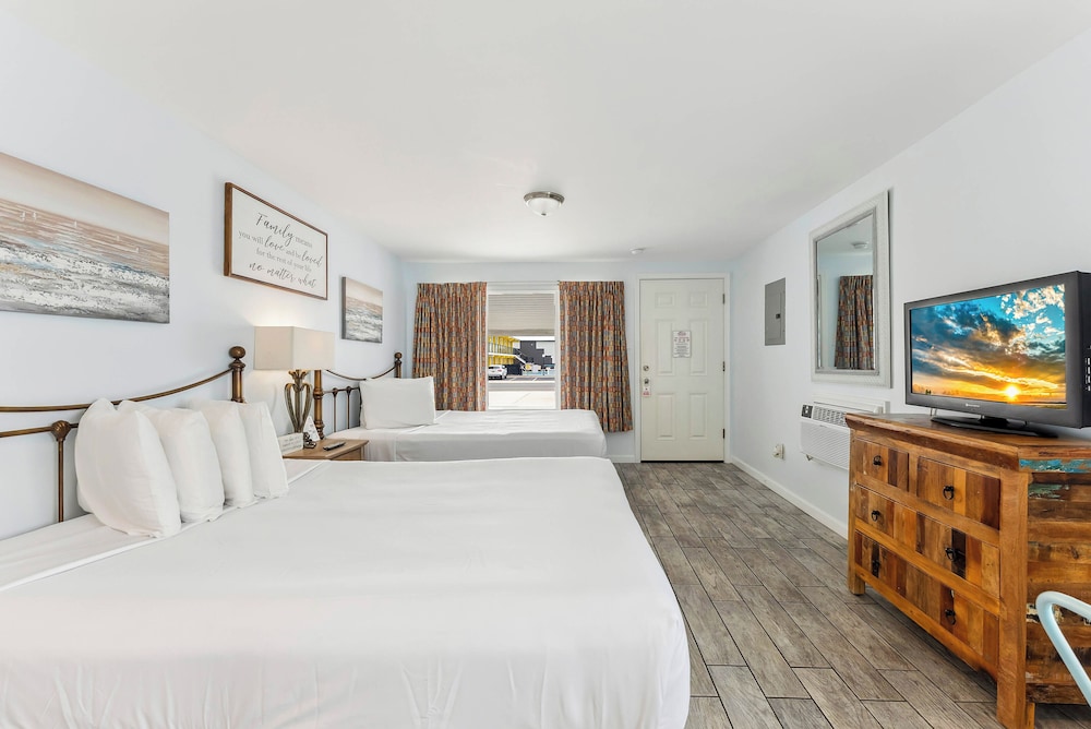Daytona Inn And Suites