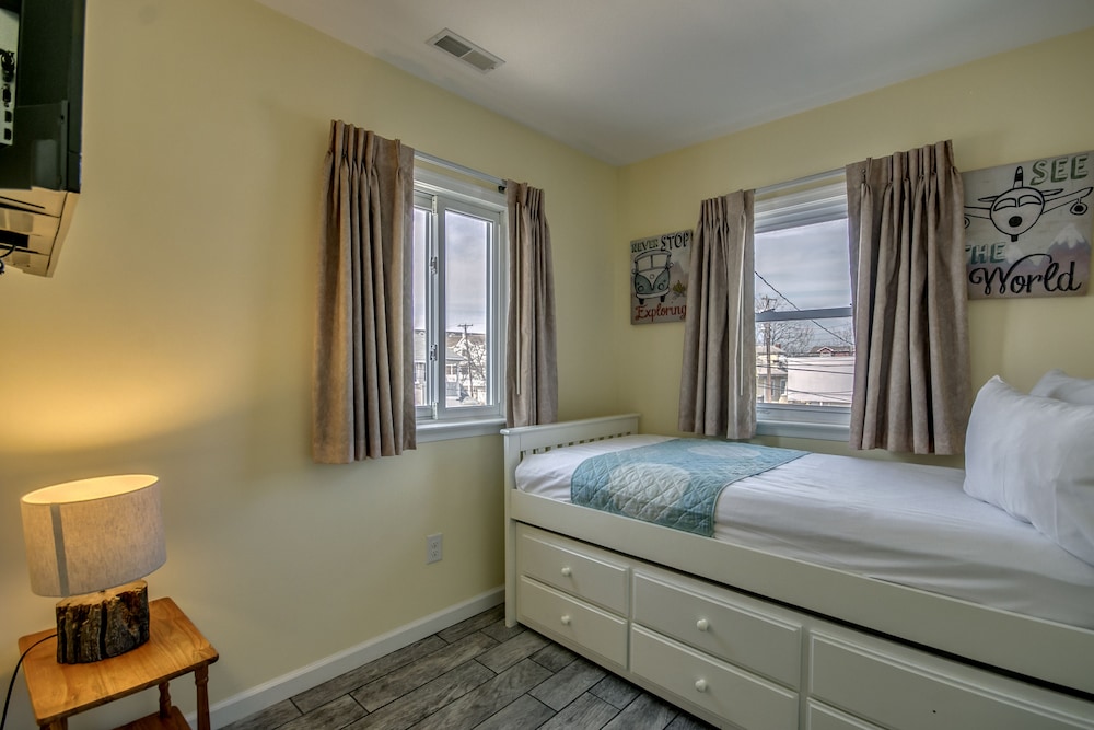 Daytona Inn And Suites