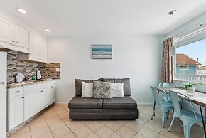 Daytona Inn And Suites