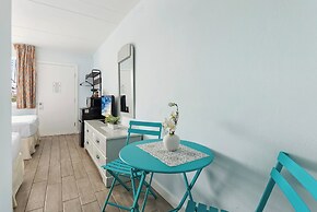 Daytona Inn And Suites