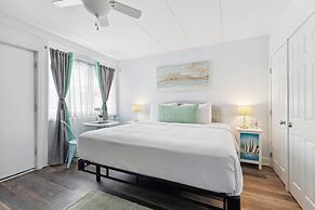 Daytona Inn And Suites