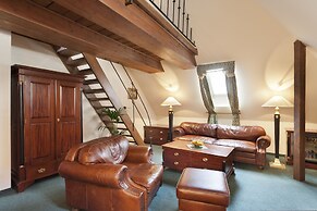 Hotel U Zlatého Stromu Prague by BHG