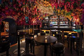 Hotel U Zlatého Stromu Prague by BHG