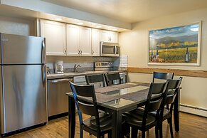 Glenwood Springs Cedar Lodge