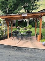 Glenwood Springs Cedar Lodge