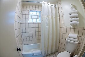 Glenwood Springs Cedar Lodge