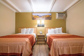 Glenwood Springs Cedar Lodge