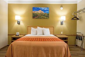 Glenwood Springs Cedar Lodge